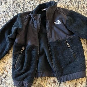 The North Face 3T Boys Black Fleece Jacket